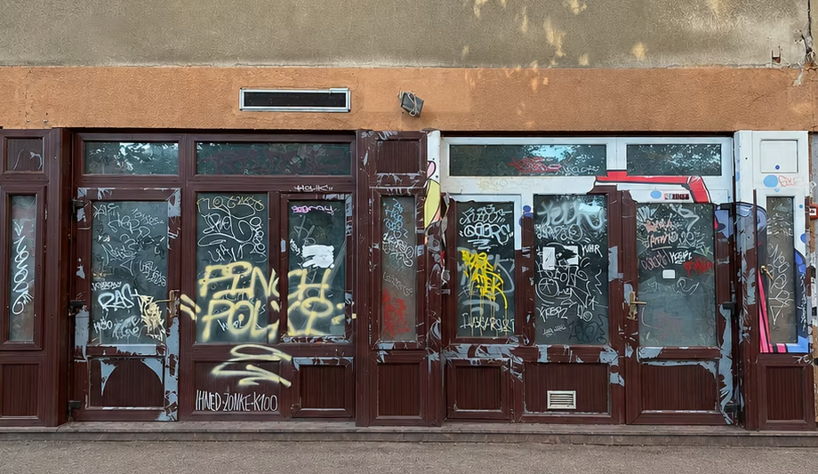 Uklanjanje grafita - Ulica Đure Crnatka